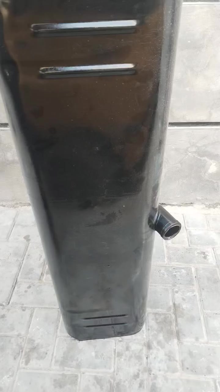 سلام عليكم للبيع تانكي كنتر ١٠٠ لتر مصبوغ حراري مع الطوافه بطنه نضيفه جدا جدا الاتصال ***********) ***********
