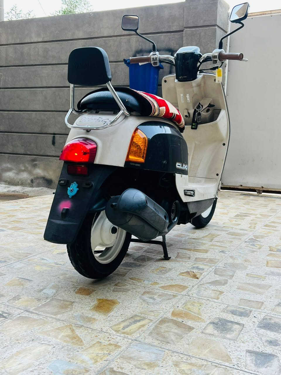 سلام عليكم
ماكس بوليسي دراجه نضيفه صار شهرين من طالعه 
للاستفسار*********** عنوان كربلاء حي صمود
