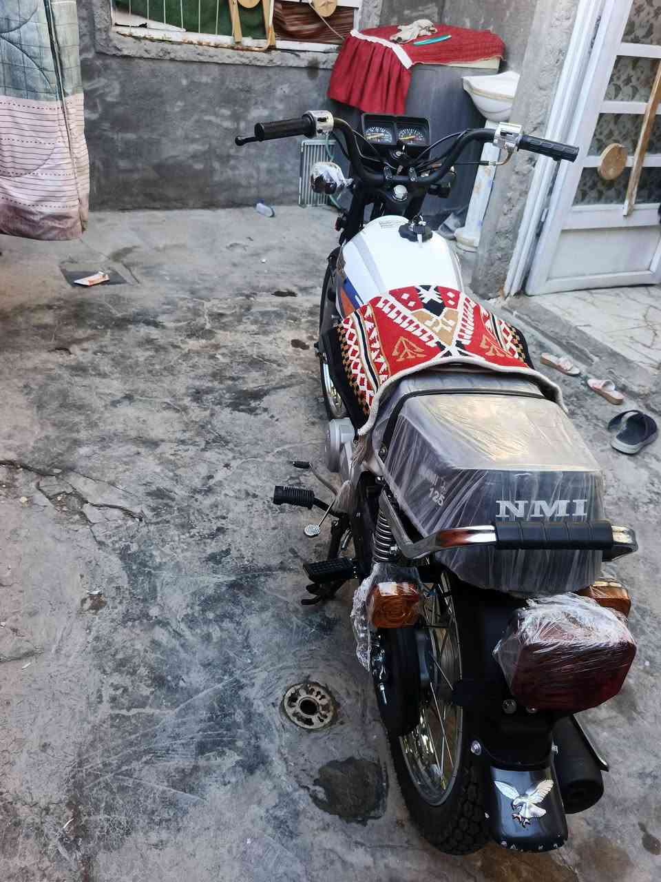 سلام عليكم ناما للبيع موديل 26 اوراق سكنر الدراجه مرتبه صالنصه باكستاني جاملغات سود قبق زنجيل اسود سكان اسود الاذانات سود مرتبه على اخر حبايه السعر 600 وبيها مجال مكاني كربلاء حي العامل ***********
