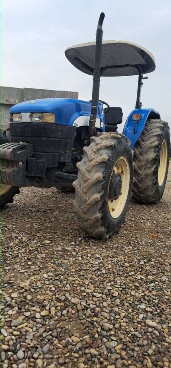 السلام وعليكم مكينه نيهولند موديل 2013 رقم مكينه جاهزه المكان ديالى رقم الموبايل ***********
