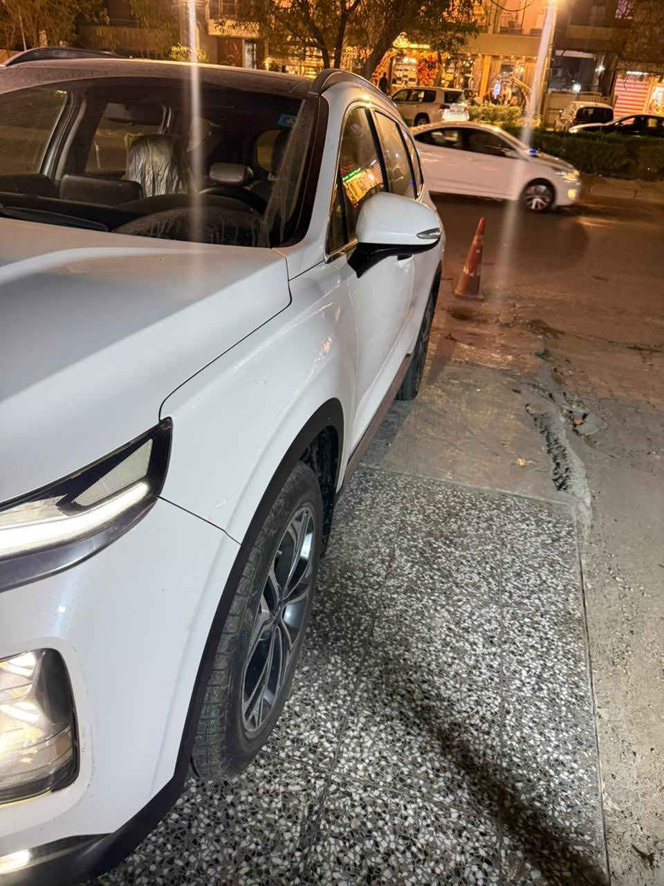 سلام عليكم 
هيونداي سنتافي 2020
بصمة 
بانوراما
لد امامي وخلفي
سايد بريك بصمة
اوتو هولد 
مكينة V6
جلد
كراسي كهرباء
دشبول ديجتال
كامرة امامية وخلفية
فورويل 
جنطة كهرباء
تبريد 3 قطع
تبريد بيانو
داخل قرميدي 
4 وضعيات قيادة
دشبول 4 الوان متغير 
جنطة كهرباء
السيارة فول مواصفات للاخير وبعد بيهة هواي مواصفات رقم بغداد وباسمي هزة وسنوية ورقم جديد مكينة كير مكفول
ومكفولة من الصبغ والضربة والتبديل 
مكاني بغداد وسعرها مناسب جدا رقمي ***********
