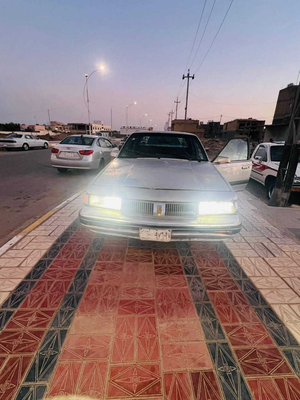 سلام عليكم اولدز موبيل رقم بغداد صدامي بأسمي تريد تحويل تريد وكاله السياره كفاله عامه من الضربه بيهه رشات صبغ اثر جراد مكينه وكير 310 جدد حداديه جديده كهربائيات شغاله باتري جديد تخم تاير جديد تبريد شرط بس غاز  السعر 23 وبيهه مجال قليل حك الجيه العنوان الناصريه المركز للاستفسار على الرقم التالي *********** بيع مستعجل
