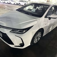 كورلا ٢٠٢٥   ماشيه ١٩ الف  جديده السياره بيه شخط بلباب عكس السايق مبين...