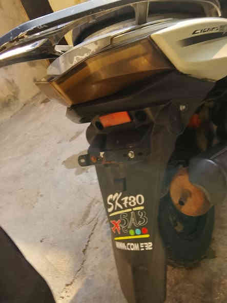 سلام عليكم  سكنس فحل مكينه ماكس عدله خرسه ناعمه دراجه كلشي شغال بيه اشارير هورن  دبل اشاره  زوج تايرات جديد  دراجه كتام العين سعر الدراجه 250 وبيه مجال الطيبين مكان الدراجه حله ابي غرق 
هاذ رقمي *********** ة
