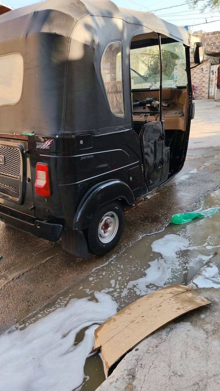 السلام عليكم تكتك موديل ٢٢ كفالة عامه كشر ومكينه من عده دوس فقط سنوية ب اسمي هزة جديده تكتك كل نقص مابيها مكاني بغداد الرستمية شراي يتصل علة هذا رقم *********** متواجد واتساب اني مكلف ب النشر هذا 👉 رقم صاحب تكتك
