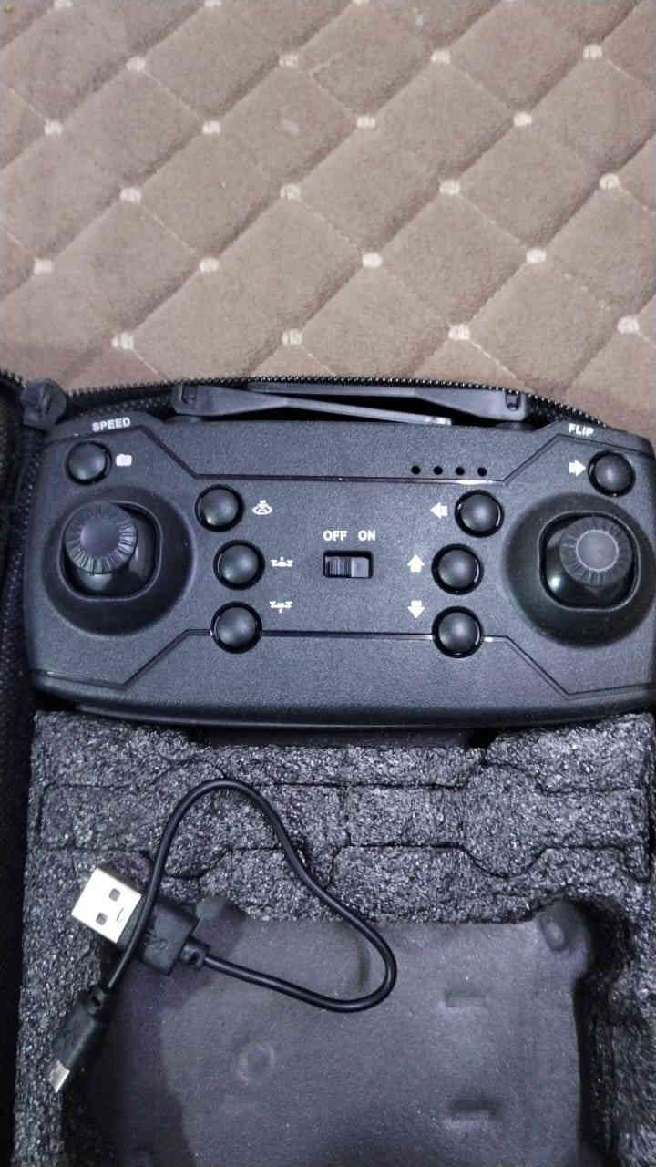 سلام عليكم شباب درون بهذا الشكل اثنين كاميرا جديده بعدها بالكرتون خلي سعر وبالعافيه على اللي ياخذها بي واتساب ***********
