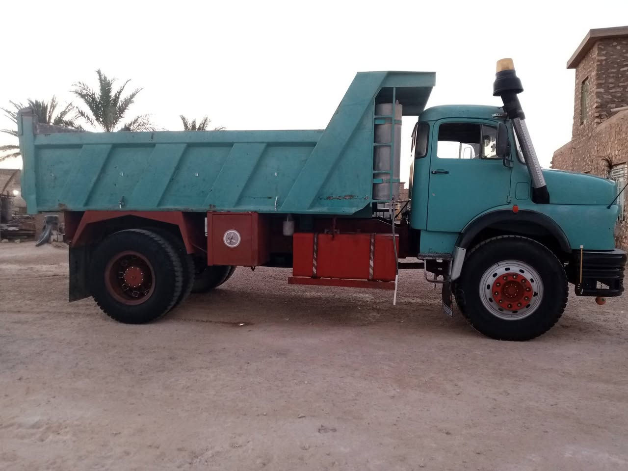 سياره موديل 80 بلادي قماره مصبوغه صبغ عام السعر 36بيه مجال الاستفسار على الارقام ***********///***********
