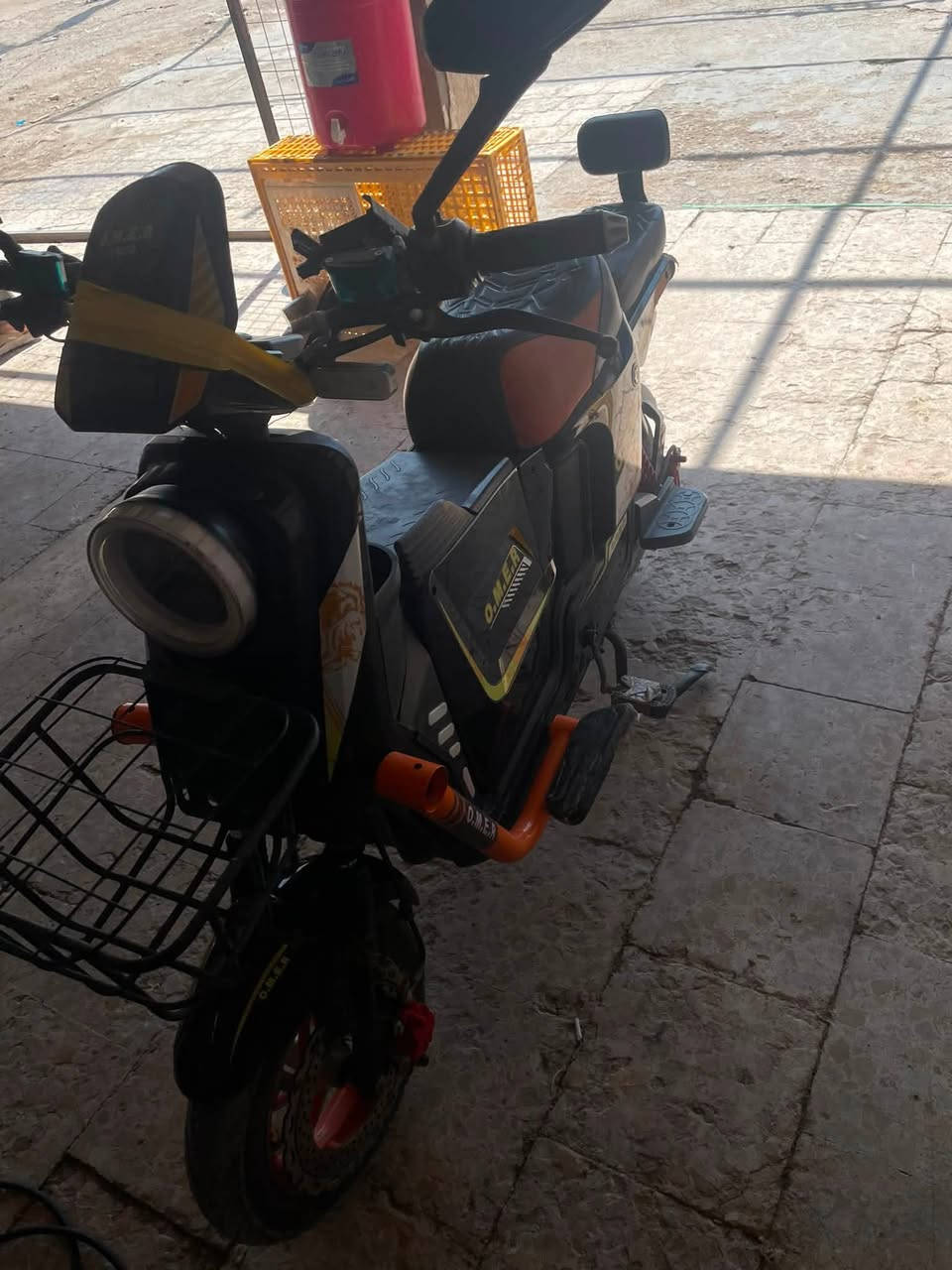 بايسكل شحن R9 نضيف كلش ب525 وبي مجال مكاني حله محاويل

‭***********‬
