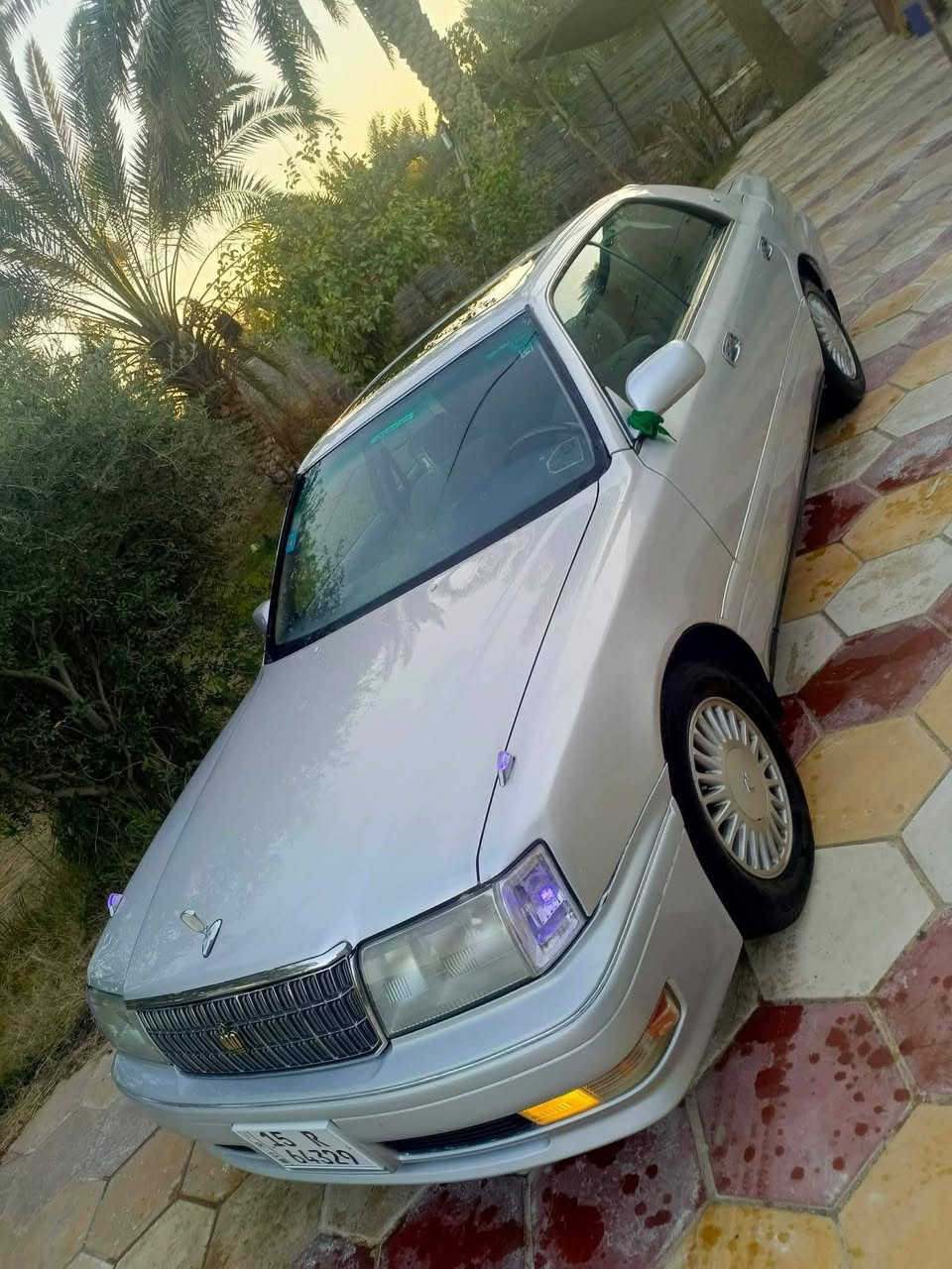 سلام عليكم فلات مديل 96 رقم انبار دولي.  تحويل مباشر سياره مرتبه وحلوه.    بيه كص عرقجين مكفوله من الكص الثانيه.    مكينه وكير مكفولات شواصي ولغد وصدر وحداديه وتخم تأير جديد المواصفات فول فتحه سياره تحكم كراسي هزه جديده.      مصبوغه جماليه ومرتبه تريب فول مال جناي سعر 90$ أو مراوس مكاني بابل ***********// *********** واسف عل اطاله
