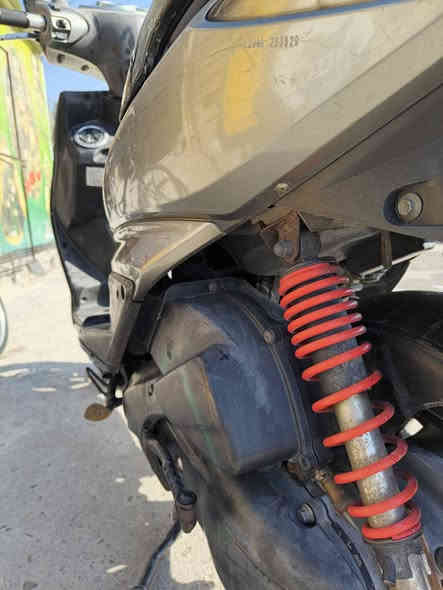 سلام عليكم سكنس فحل رمبه ماشيه 18دراجع جديده مكفوله كفاله عامه ختم واحد بيها كلجات رياضي بيها تزويد دراجه عل وضع الشركه تاخذها ربع مذب عليها مابيها اي نقص سعر 950وبيها مجال مكاني بغداد جسر ديالى ***********
