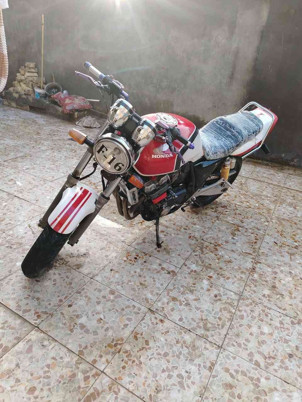 بطح سيبي فور400 جيل اول
1.2.3.بطناش اوراق كامله مدفوع كمركه 
دراجه خير من الله مكان سماوه 
تفاصيل اكثر 
***********
