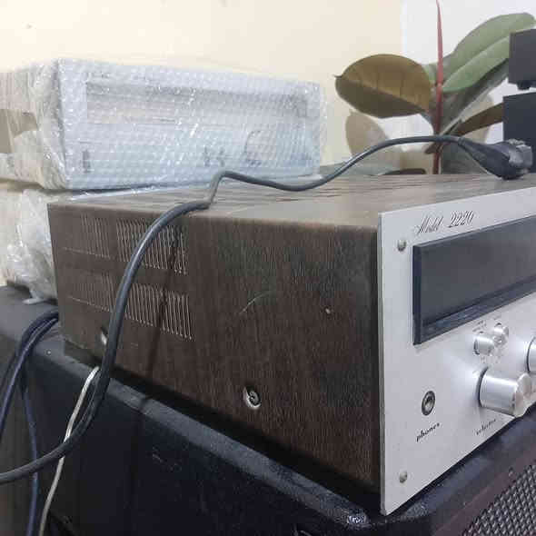 السلام عليكم  صباح البركه. جهاز مارانتز من الماركات الاحترافيه جهاز شغال بلادي فقط طبله الصوت مبدله كهرباء 220قياس لارج 44 السعر 100وبي مجال رقم الهاتف وات ساب ***********
