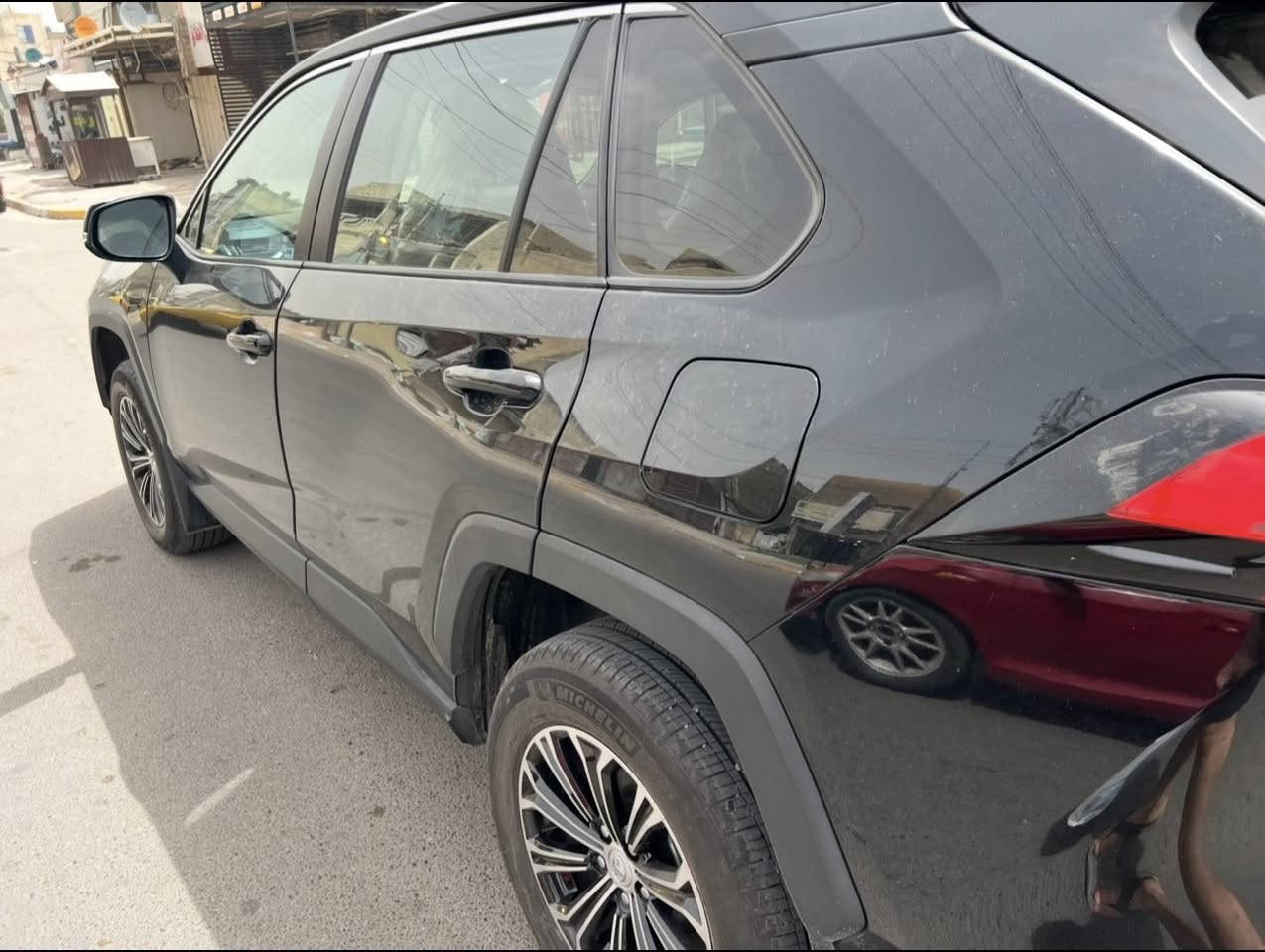 السلام عليكم
راف فور ٢٠٢٣ le كلين بدون حادث
رقم اربيل لون اسود
محرك ٢٥٠٠
ماشيه ٤٠ الف
ثلاث وضعيات قيادة نورمال وسبورت وايكو
شاشه الكترونيه كاميرا وحساسات
كار بلي
فول تحكم ستيرن
نقطه عمياء واشاره بالمري
رادار امامي وخلفي 
تبريد قطعتين
توقف ذاتي 
لايت زينون بلادي
سياره نضيفة جداً 
السعر ٢٦٠ ورقه
رقم الموبايل : ***********
