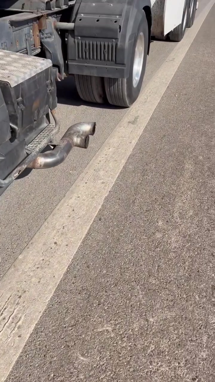 سلام عليكم لبيع سكانيه بطه مكينه ١٤٣ 0/8 شاصي مكفوال مكينه لاصرف ولا بخار كير ٣x٣ كله جديد تخم تاير راس وعربانه كهربائيات شغاله سبلت مربوطه صهريج طوناج جديد جي بي إس جديد مكيله ٣٣ سفت حمولته تانكي٣٦  دنكيرين تعليك رقم بغداد نكليزي ثاني يوم تحويل سنويه ٢٠٣٠  مكانهه بغداد سعر ٢٦٥$ رقم ***********
