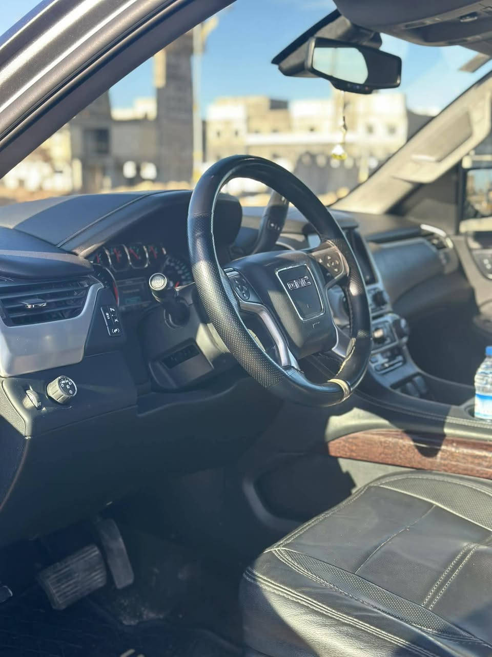 السلام عليكم جمسي يوكن موديل 2018 رقم بغداد مداور ثاتي يوم
صبغ جاملغ وبنيد فقط
مكان السياره كربلاء
 ***********
***********
السعر275 بيهه مجال
