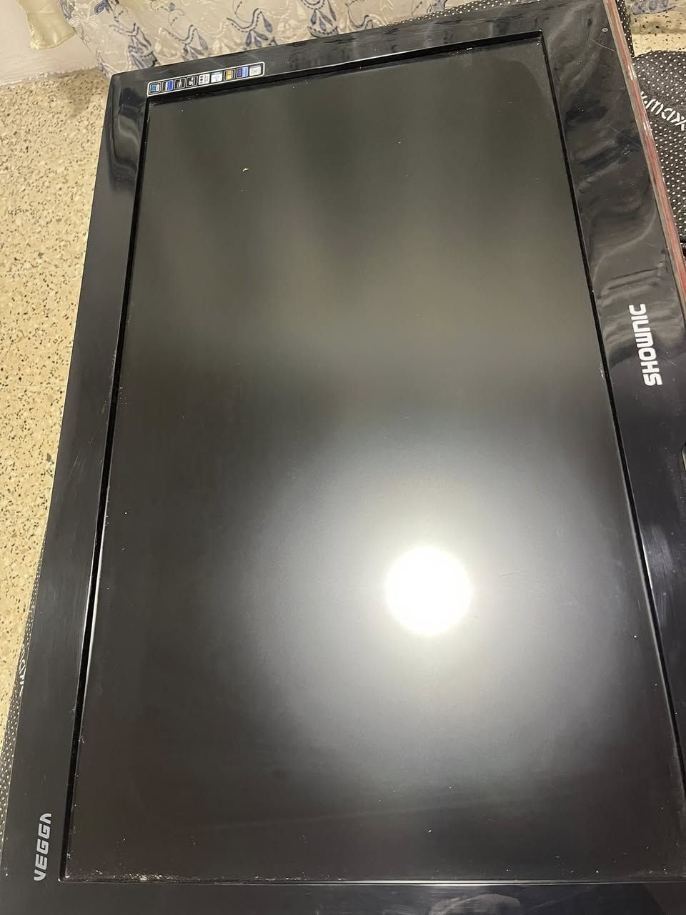 شاشه للبيع  مابيها اي ضرر قياسها 32 السعر 55
***********
