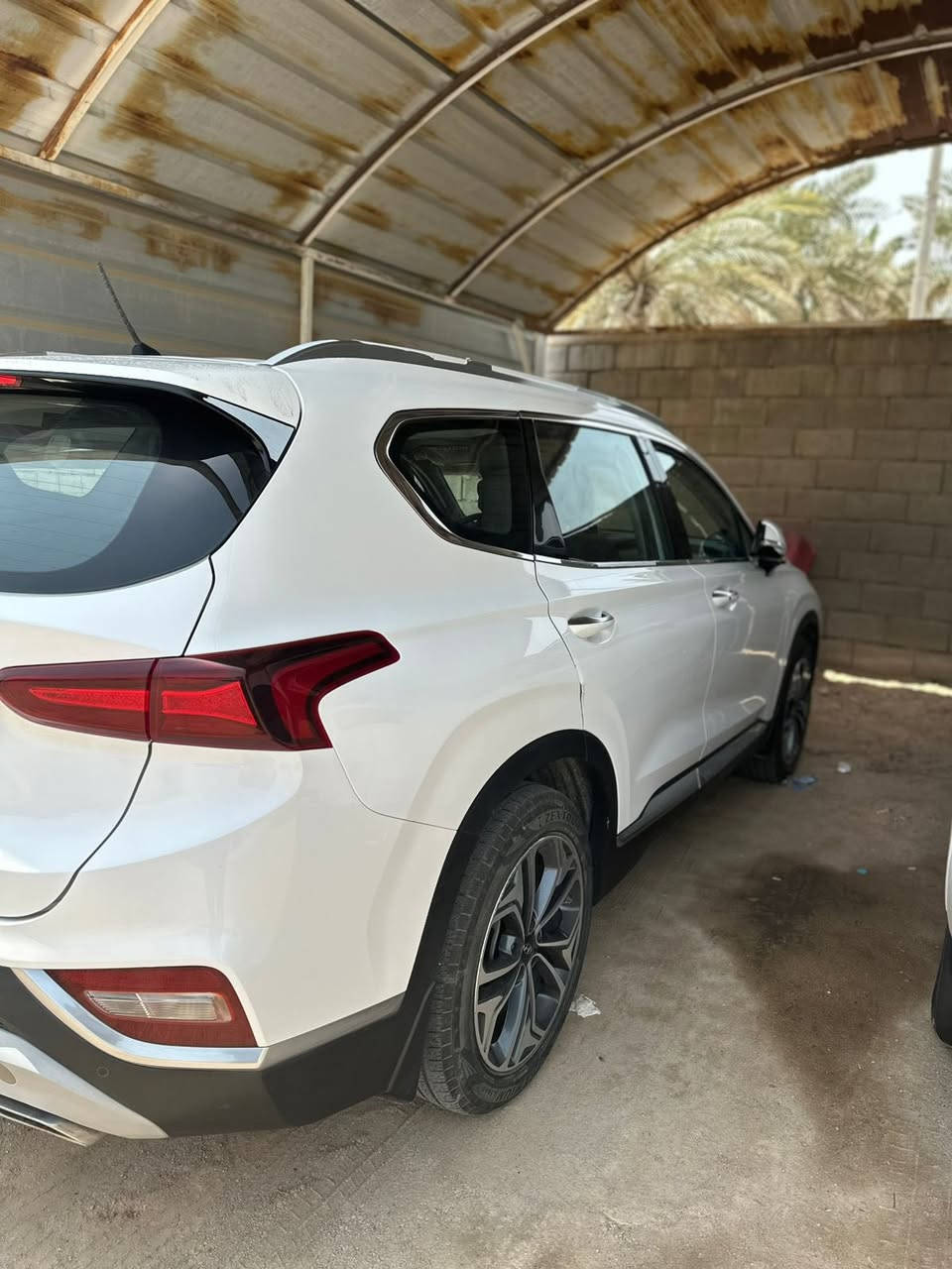 للبيع
سنتافي خليجي موديل ٢٠٢٠
٧ راكب، ماشية ٧٤ الف
مكفولة عدا كارت صغير بالجاملغ الامامي الايمن

السعر: ٢٢٥ قفل 
المكان: البصرة
تليفون ***********￼
