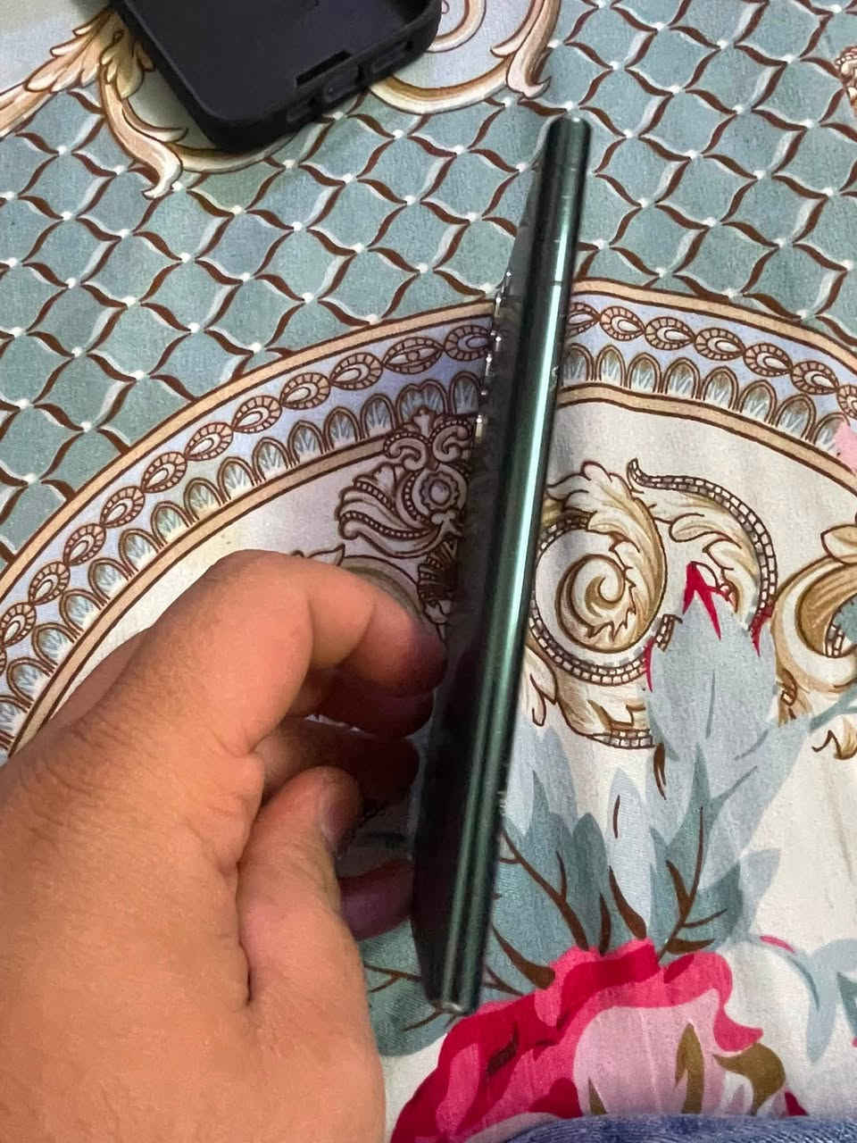 السلام عليكم 
22 ألترا 
الشاشه مكسوره وجانت تشتغل هسه لا 
ذاكرة 256
وبدون قلم 
السعر 350 
واتساب فقط *********** 
وشكرا🌷
