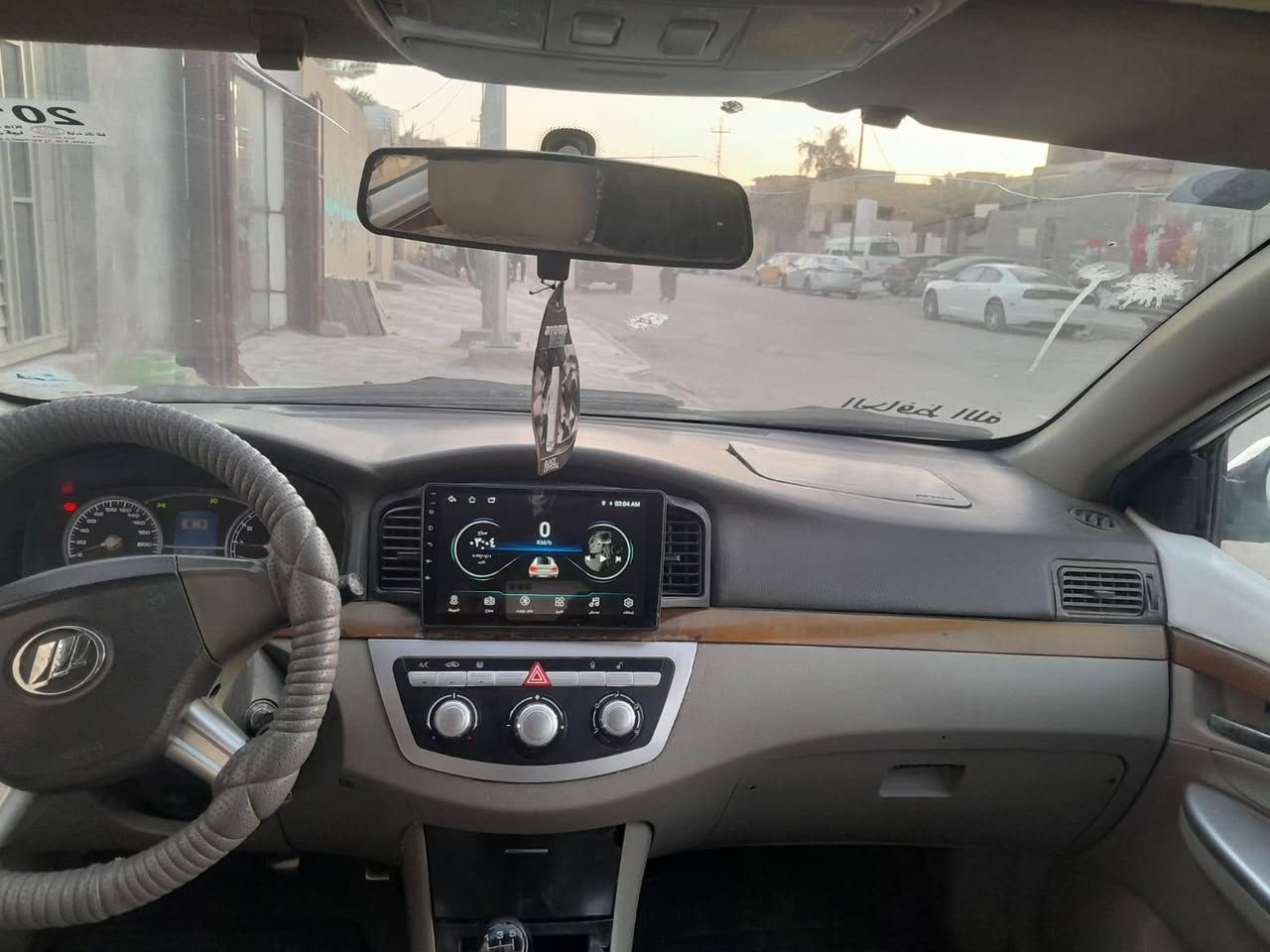 السلام عليكم 
ليفان ٢٠١٣سياره بسمي 
سياره جاهزه تخم تاير مكينه كورله شرط 
كهربائيات شغاله تبريد ضربه بيها جاملغ أمامي 
العنوان ناصريه ناحيه الفظليه رقمي 
***********  السعر ٤٥ بيها مجال
