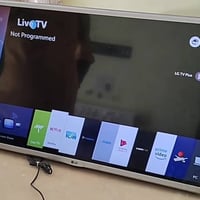 شاشه ال جي  للبيع حجم 32 اصلي كوري سمارت مواصفات ستلايت داخلي شاشه دقه...