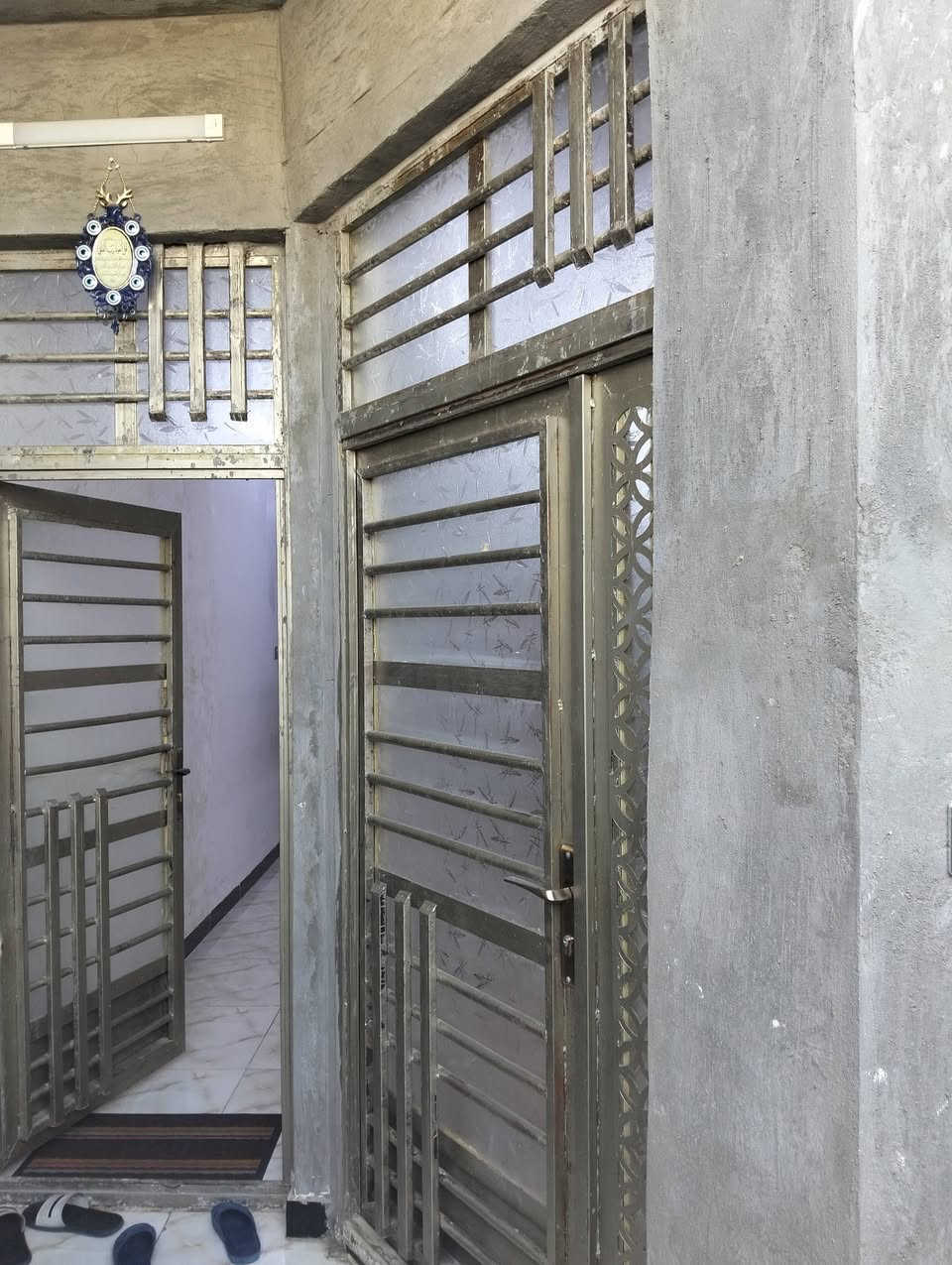 بيت للبيع – حي البساتين / حي السلام – موقع ممتاز
فرصة حلوة للسكن العائلي أو الاستثمار داخل بغداد
بيت بموقع هادئ وقريب من الخدمات اليومية وكلشي متوفر حولك.
📍 العنوان: حي البساتين – حي السلام – شارع أبو فلاح – قرب مولدة ياسر
🔹 المساحة: 100 متر
🔹 طابق واحد
🔹 مناسب لعائلة صغيرة أو للإيجار
🔹 شارع سكني هادئ وجيران طيبين
🔹 قريب من الأسواق والمواصلات والخدمات
✨ جاهز للسكن مباشرة
💰 السعر: يُذكر عند الاتصال
📞 للاستفسار والمعاينة: ***********
