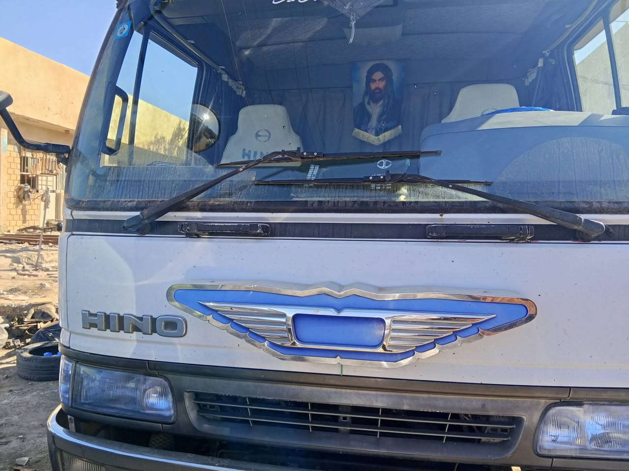 علامه ضوئيه اصليه يابانيه للبيع مكان ناصريه ***********
