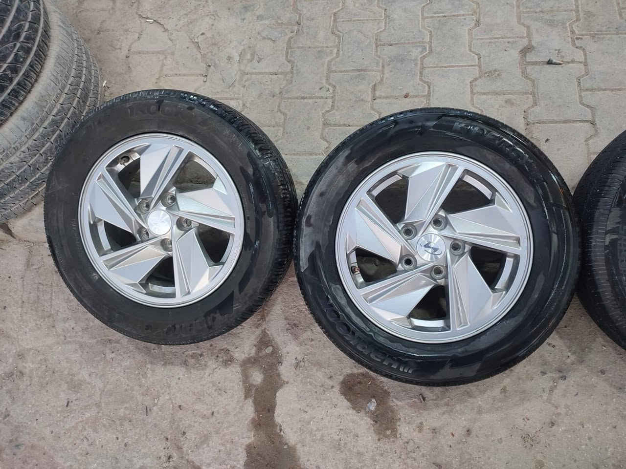 السلام عليكم
ويل كب حجم 195/65/15 هونداي انتاج 2024 ابو الختم + تخم تاير زوج بزوج نضافه , 90٪ السعر 300 مكاني النجف مكتب الرشيد 
***********
