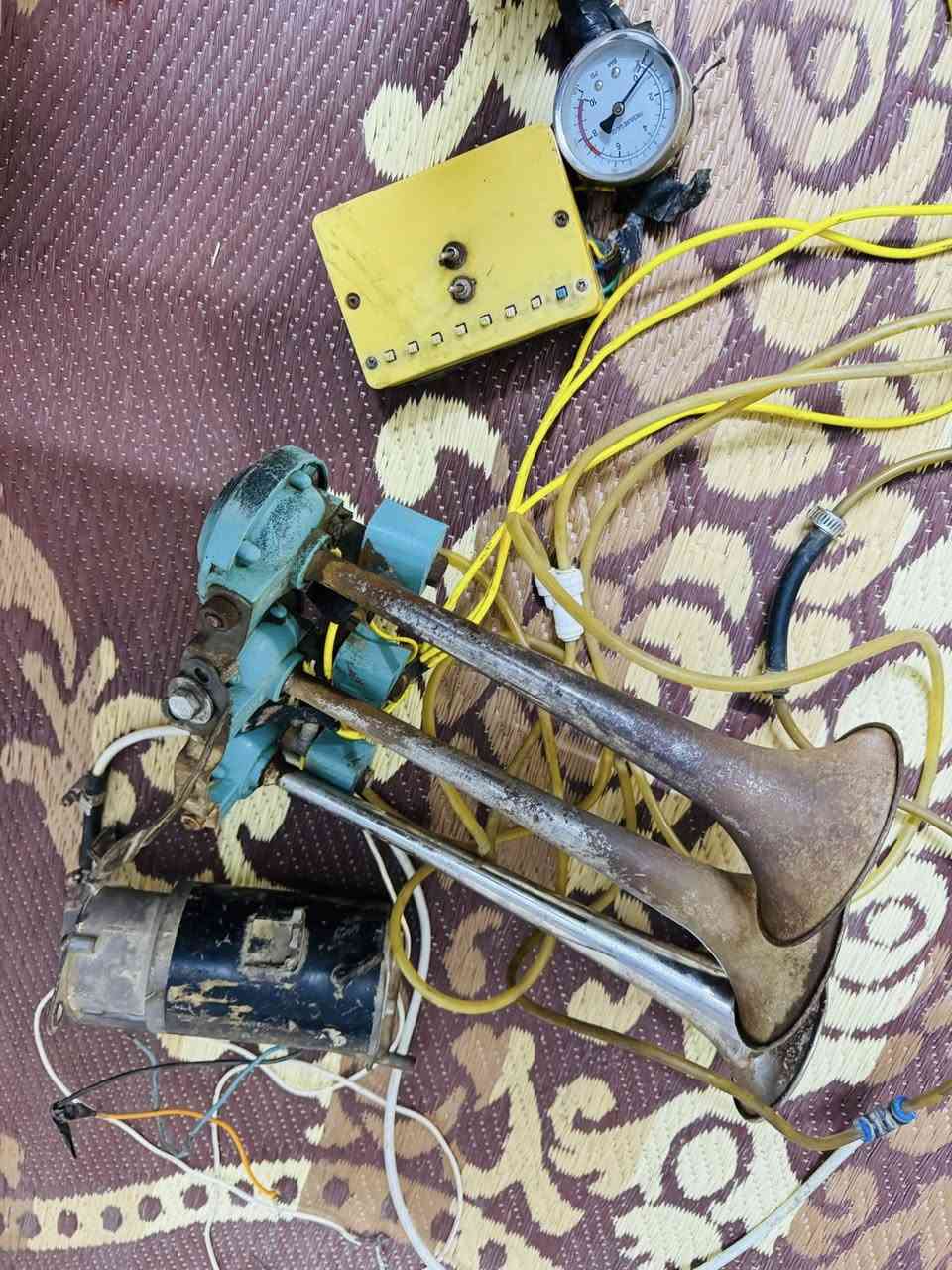 سلام عليكم هورن ميلاد للبيع 64 دكه السعر 150 ***********
