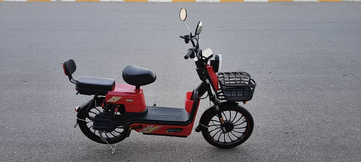 سعره 200
السلام عليكم
دراجه شحن 
حجم 20
الدراجه بعده صفر
بس تخربط بل مشي بيهه مشكله بل ملف 
شراي تفضل خاص 
رقم ***********
