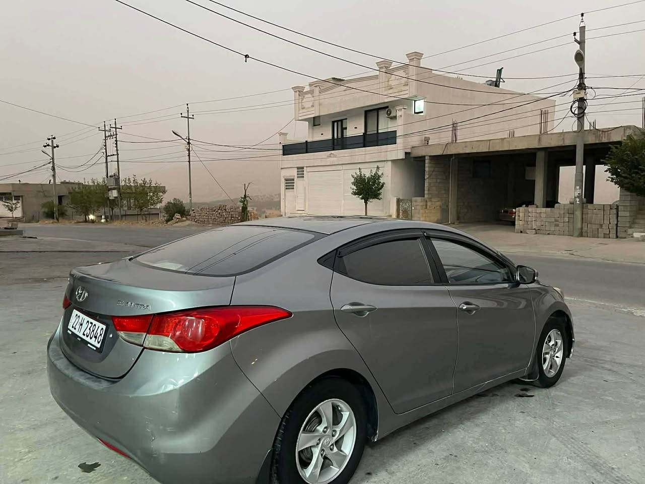 ئەلەنترا ٢٠١٢ گیر حادی نیو دینگە لای سایەقی سبوخە دەگە نیو سندوق و هەردوک دۆسەو نیو سندوق تەزرەشی هەیە سەیارەکە بئ کیشەیە هەزەی بەسە چوەو سەنەویشی هەتا ٢٠٢٨ نوییە رەقەم تەلەفۆن *********** سوران, أربيل
