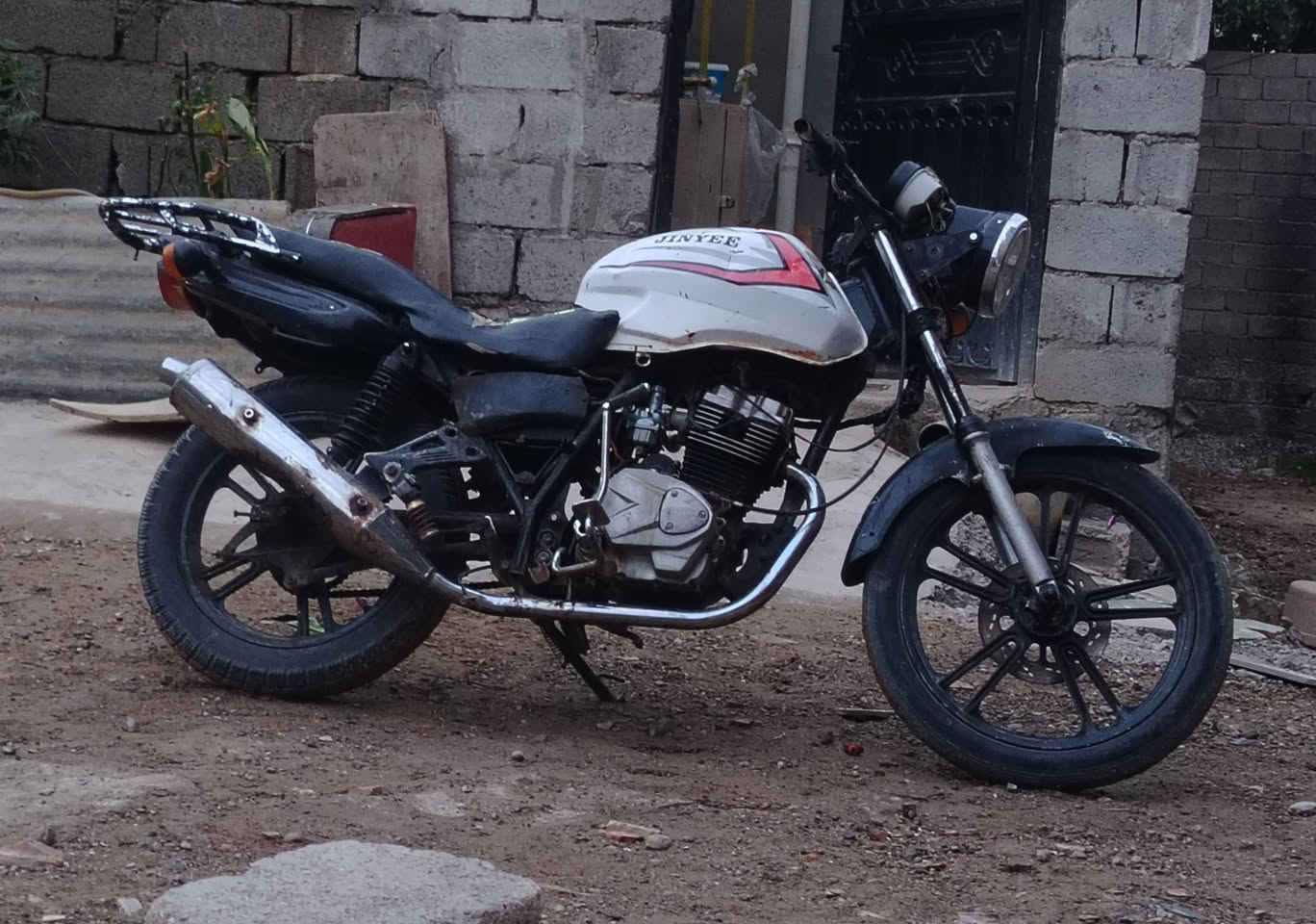 باندا للبيع السعر 200 *********** مكاني ديالي تقاطع الساده
