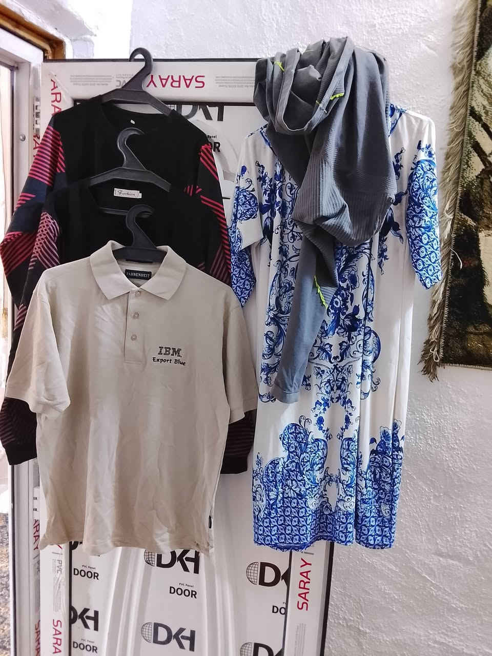 سلام عليكم توجد بإله ملابس كميه كبيره رجالي نسائي 
جمله مفرد ***********
