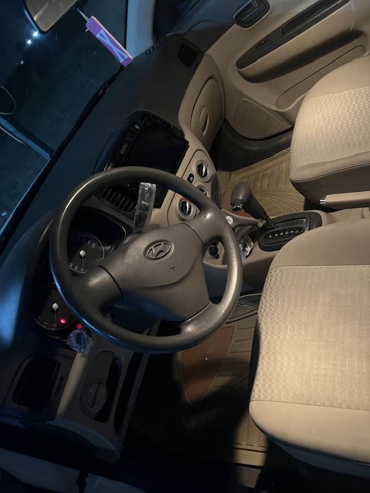 البيع اكسنت موديل ٢٠١١رقم بغداد السياره مكفوله من الصبغ بيه كخه بسيطه بل باي خلف السايق مامصلحه السياره على وضع الشركه محرك ١٦٠٠ السعر ١١٠ أوبيه مجال بسيط مكان السيارة بغداد الوسفيه قرب علوت الرمل رقم الهاتف ***********
