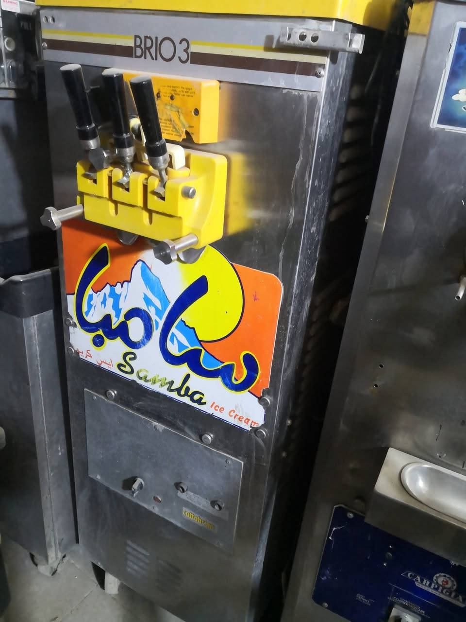 مكائن سوفت كريم وايس كريم
جميع انواع مكائن الخاصة بالمثلجات والمرطبات 
صيانة وخدمات ما بعد البيع 
السنك / فرع عمارة سامنونج القديم قبل النفق.. 
لاتصال والاستفسار على الارقام التالية :
***********
***********
