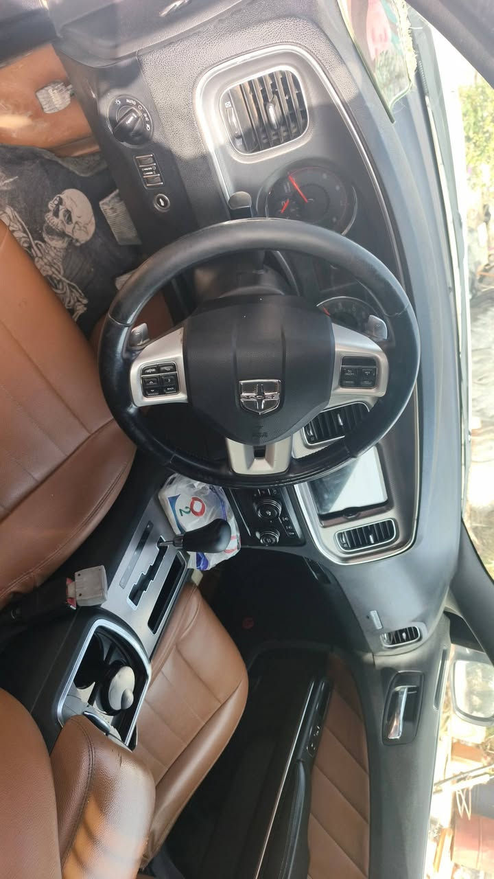 السلام عليكم للبيع جارجر 2011 السياره كلين مواصفاتها معروفه مكفوله من الظربه مكينه 3600 مكفوله كير مكفول مكانها نجف استفسار ***********
