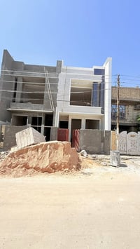 اتون للبيع في حي الجهاد منطقه الرفاق الأولي  مساحه كل بيت ١٠٠ متر واجه...