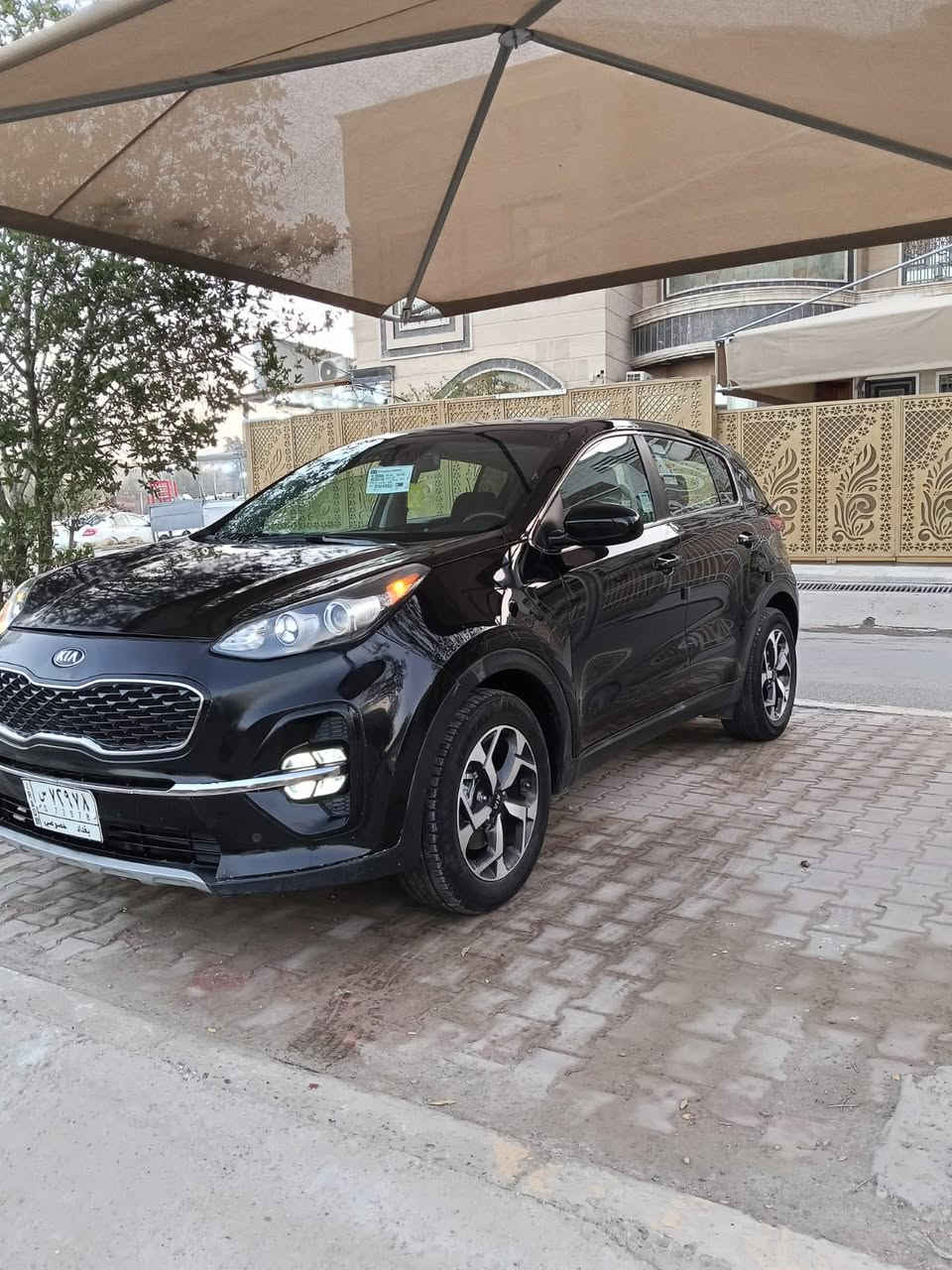 كيا سبورتج للبيع موديل 2020  وارد امريكي حادثها بنيد بدون دواخل السياره ليبل واحد مكينه وكير وصدر امامي وخلفي جديد تخم تاير جديد رقم بغداد مشروع وطني تحويل مباشر ماشيه120 الف  السعر 143 الاستفسار على الرقم *********** عنوان بغداد البلديات
