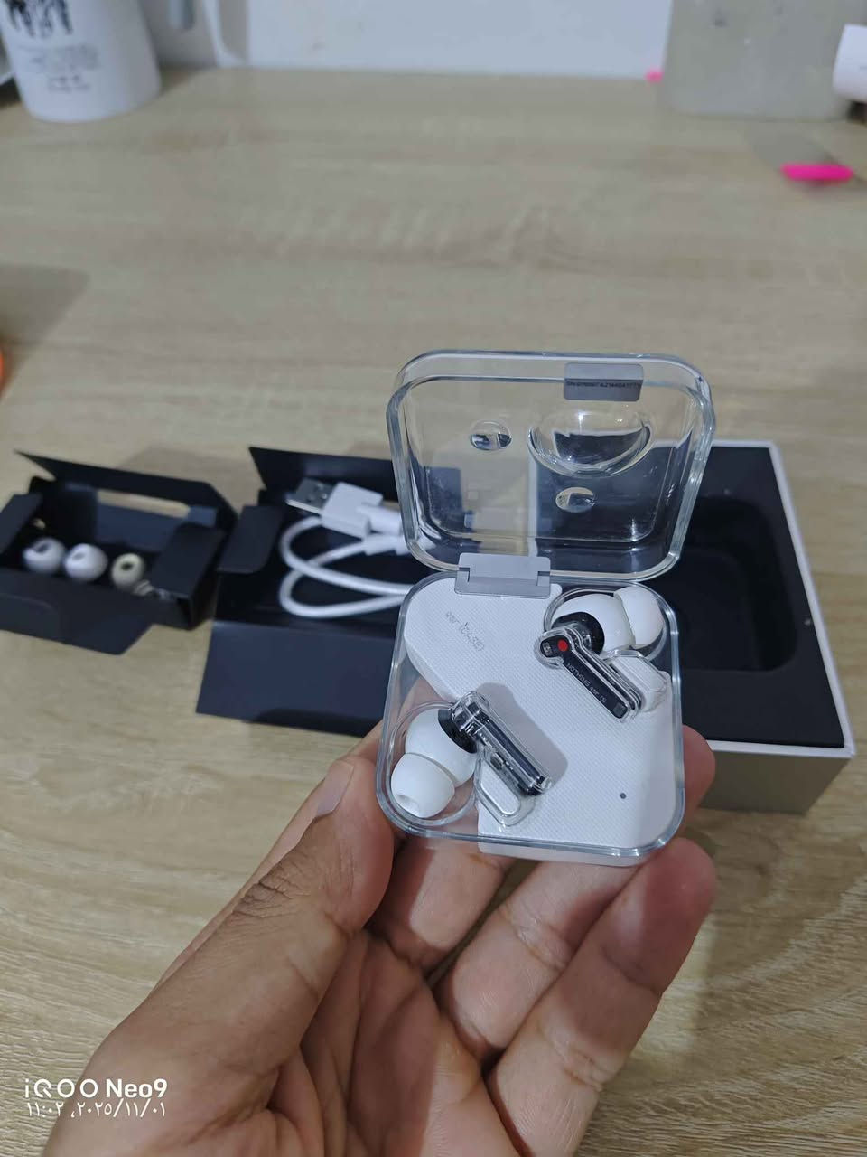 السلام عليكم . سماعات Nothing Ear 1  البريطانية 
تجربة صوت راقيه و مايكات واضحة بالاتصال و الالعاب 
و عزل على اعلى مستوى 
عزل على 3 درجات ،
 نظام تقليل التأخير بالالعاب يعني العب و انت مرتاح 
شحن لاسلكي و ميزة ربط كل سماعة على جهاز 
مستخدمه نظيفه ملحقاتها كاملة السعر 55 الف فقط  
 مع التوصيل  سعر ثابت 

موجود 3  قطعتين باللون الابيض و واحدة باللون الاسود 
مكاني كربلاء حي الغدير شارع المشجر 
*********** كربلاء, العراق
