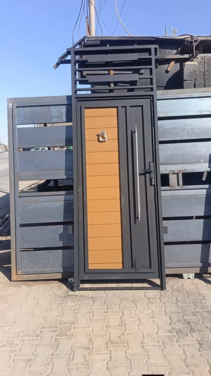نشتغل جميع انواع لحداده بوب شبابيك سقايف مراجيح محجلات اقفاص وميوزه مبرده واي شي يخص لحداده وتوجد ايضا حداده متنقله خابر ودلل، ***********
