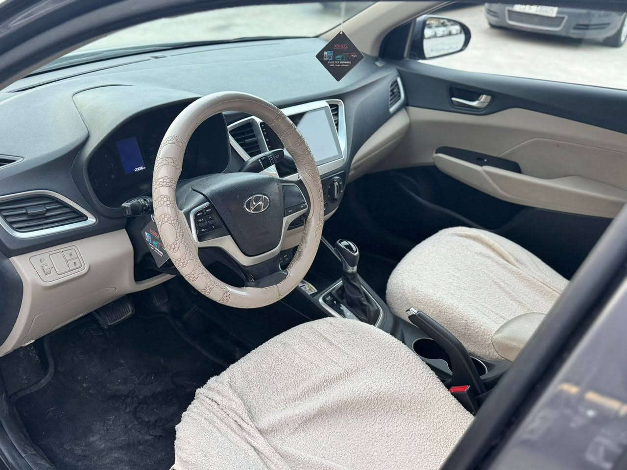 السلام عليكم ورحمة الله وبركاتة
للبيع هونداي اكسنت موديل 2019
بي قطع ونص بخ ماشي 120الف 
سياره جديده رقم سليمانيه رقم وسنويه جديد 
للاستفسار الاتصال على الرقم ***********
