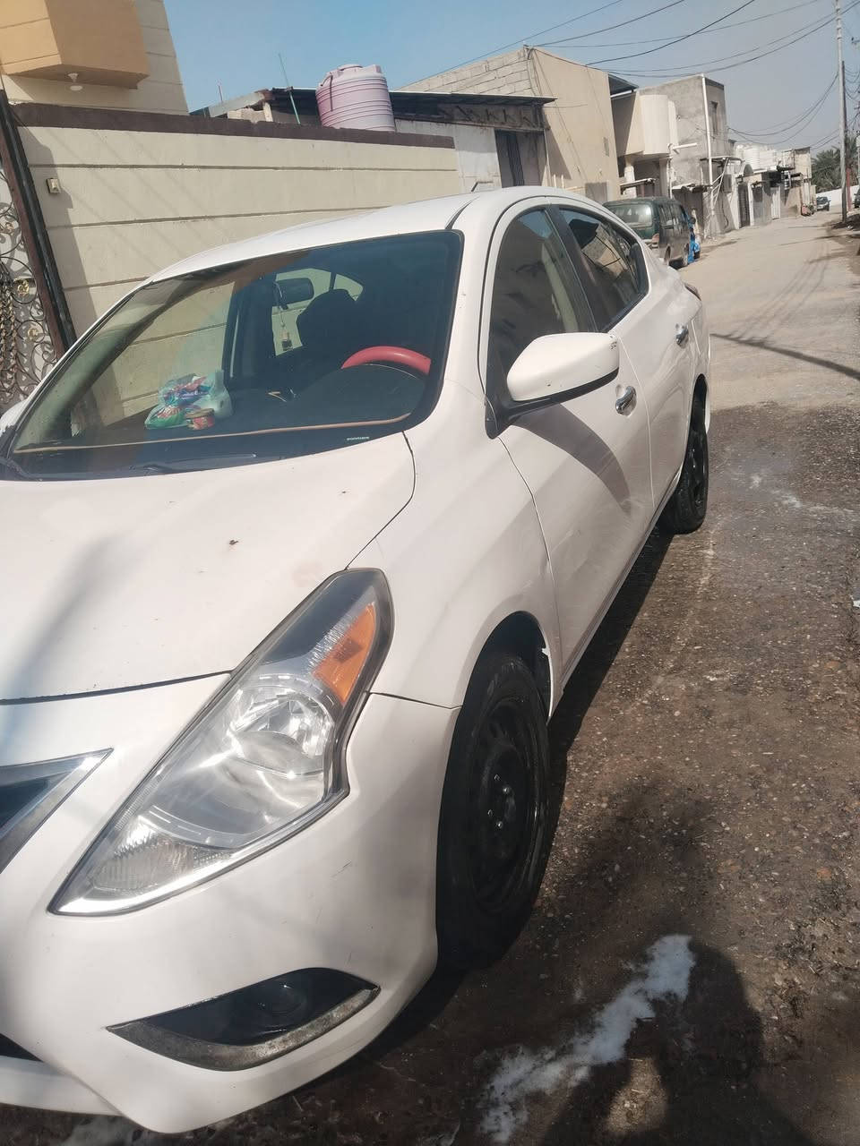 فيرسا للبيع حادثها جاملغ امامي والكمبريسر بي ضعف مال التبريد ويرادها طبلات اماميه رقمها بصره تحويل مباشر عنوان ابو الخصيب *********** رايدها ب80 وبيها مجال
