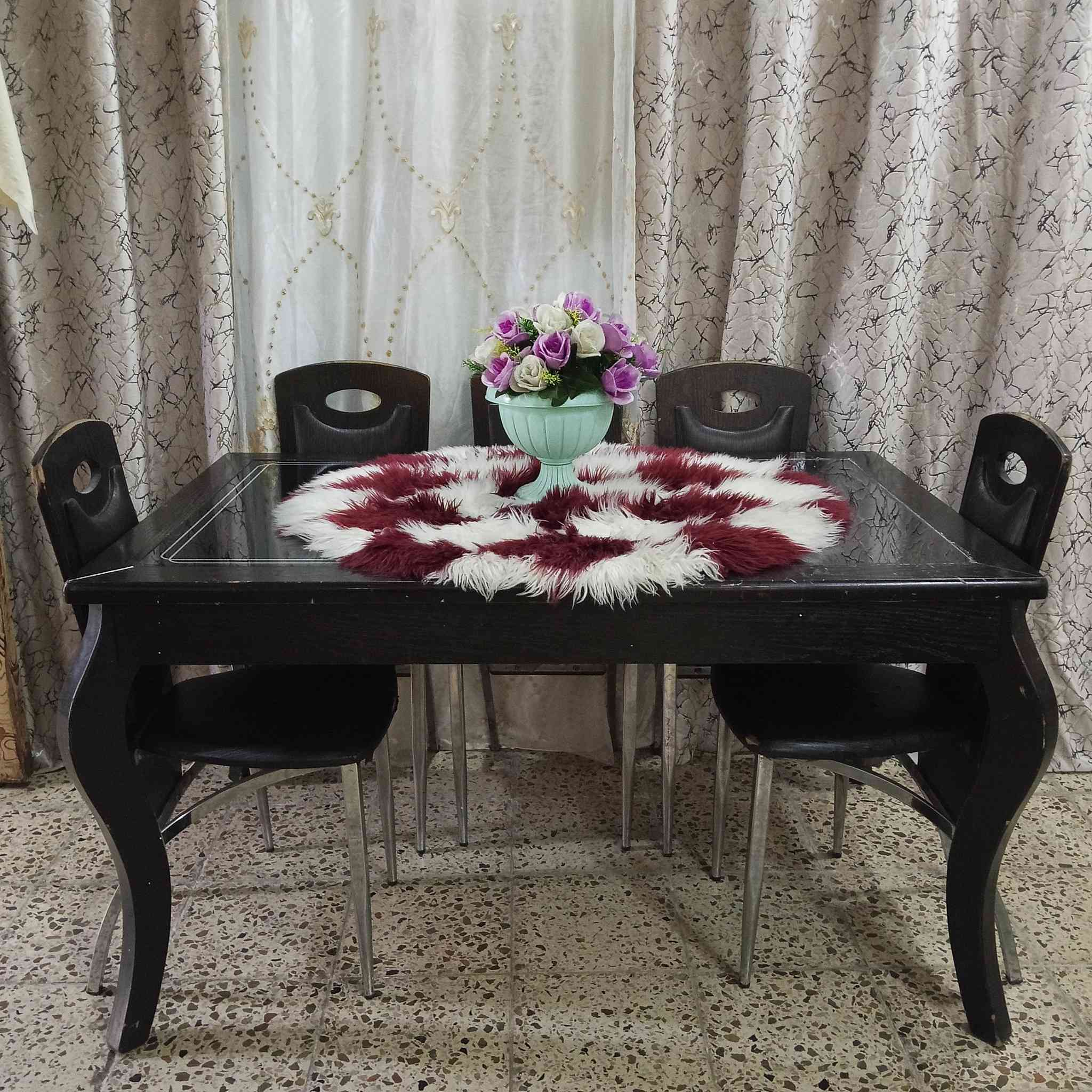 السلام عليكم ديوان للبيع ب125وبي مجال ميرز طعام وياه 5كراسي ب75وبي مجال للعلم جامه بيه كسر الاتصال برقم ***********
