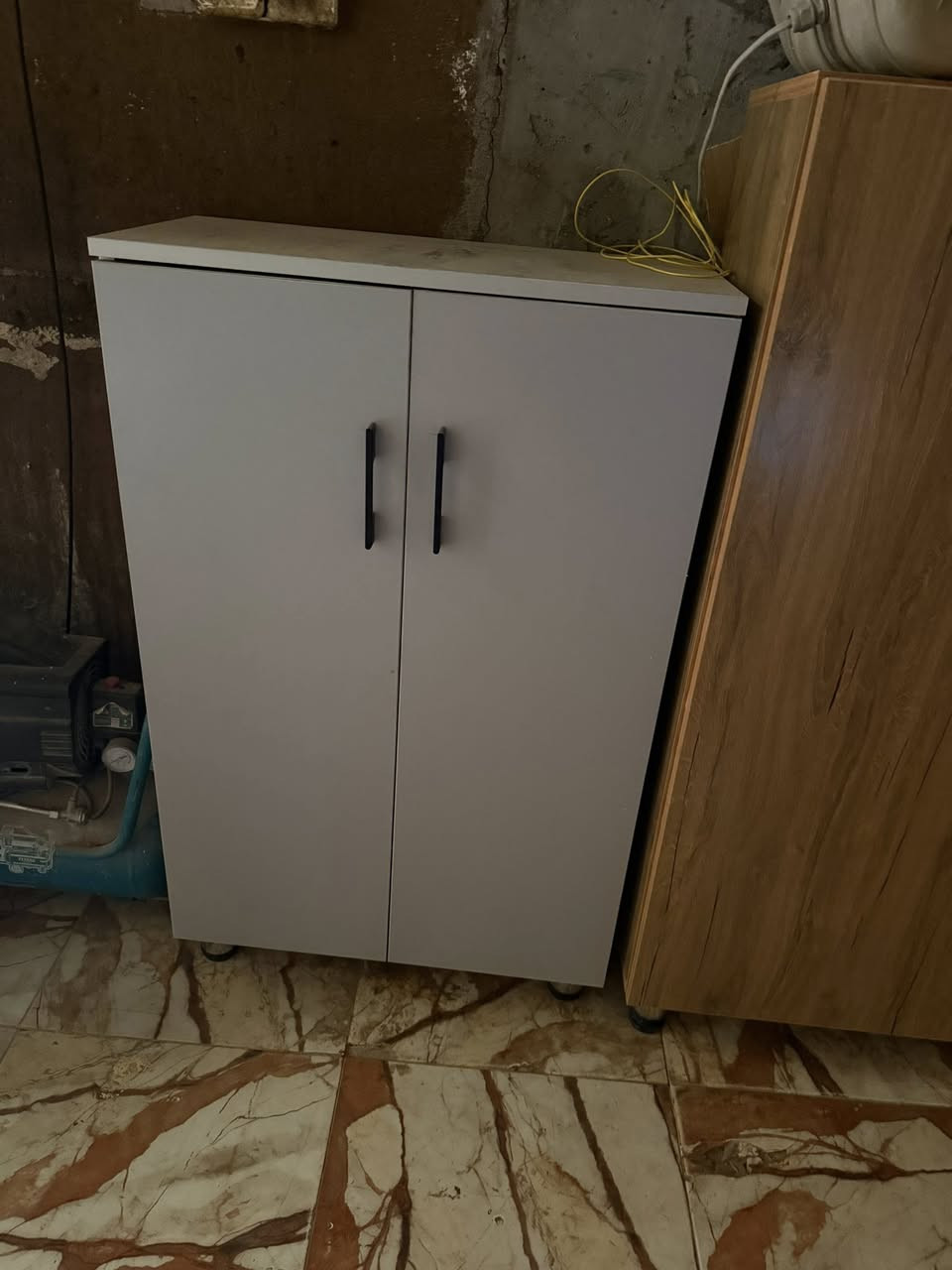 نجاره ابو الحسن
لعمل كافه اعمال النجاره والديكورات التركي والعراقي 
العنوان بصره صناعيه حمدان 
***********
