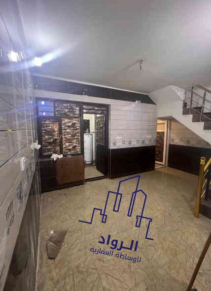 #للايجار_في_السيدية 
دار سكني مساحة 50 متر مدخلين

يحتوي على غرفتين نوم وصالة ومطبخ وخدمات 

الايجار 750 الف 

للاستفسار ***********
