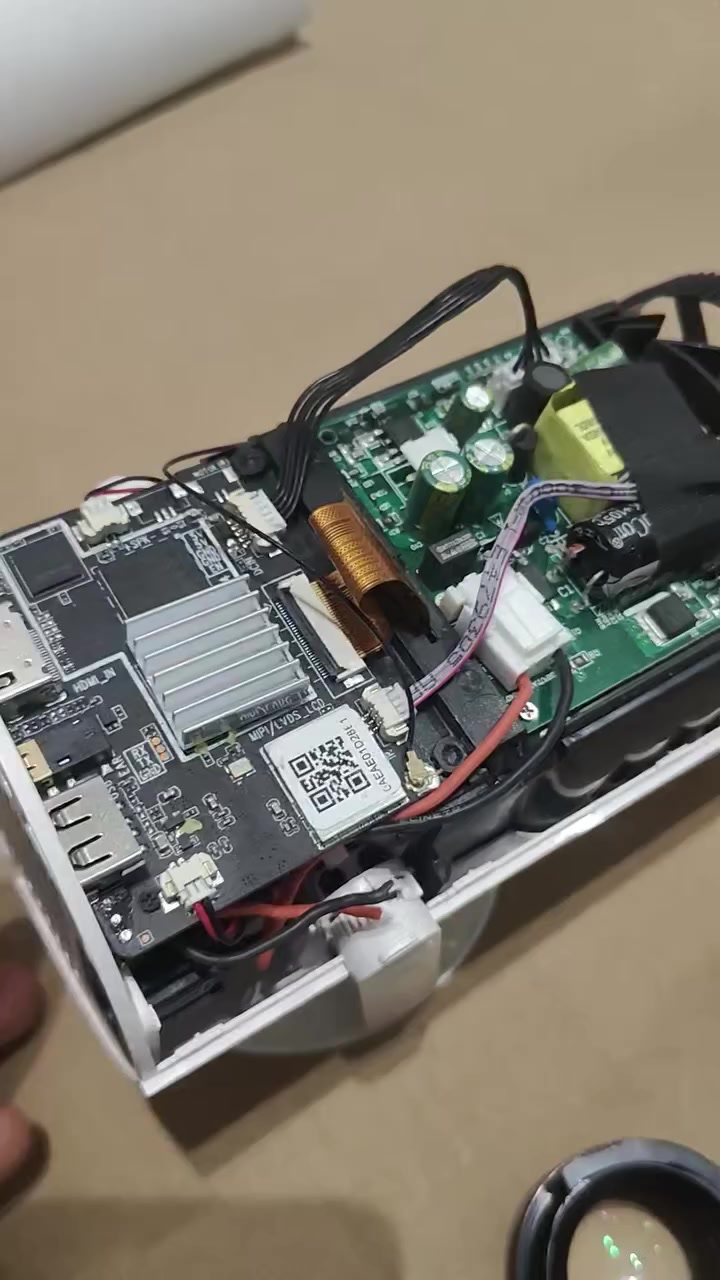 سلام عليكم
قطعتين قطعه بدون شاشه 
وقطعه ثاني كامله شاشتها وغراضها ما مستخدمه بيها عيب بل النظام ما تشتغل  
اثنينهن فحم ب17 مع توصيل


**إذا كنت صاحب هذا الإعلان وتريد حذفه لأي سبب، رجاءا أرسل رسالة إلى الدعم الفني**