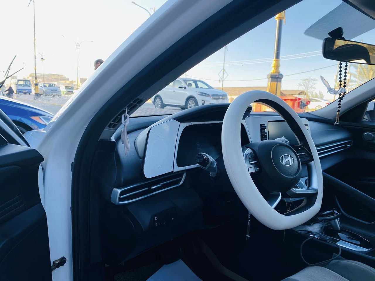 السلام عليكم للبيع هونداي النترة 2024 فول مواصفات واحد على واحد ماشيه 30 الف رقم اربيل وكاله مداور حاضر 
مكفوله عدى رصعه الباقي كفاله من بارد وصبغ وتبديل محرك 1500 دبل نوزل فتحة بصمه شاشه كامرة دوارة كشنات جلد جنطة ذكيه عند الاقتراب انارة ترحيب مري كهرباء سبير منازل وبعد بيه مواصفات هواي 
السعر 145 وبيه مجال 
مكانه كربلاء طويريج 
***********
