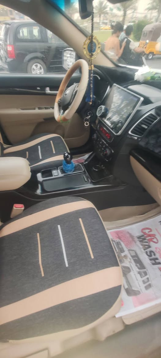 سورنتو ١٥ سياره خير من الله نضيفه بسمي واسط تحويل مشروع وطني خليجي مانقصها اي شي السياره تخم تاير وكله جديده وخير من الله سياره *********** سعر ١٨٠ بيه مجال بيه بارد وره باب سايق شبرين محرك الفين وربعميه

