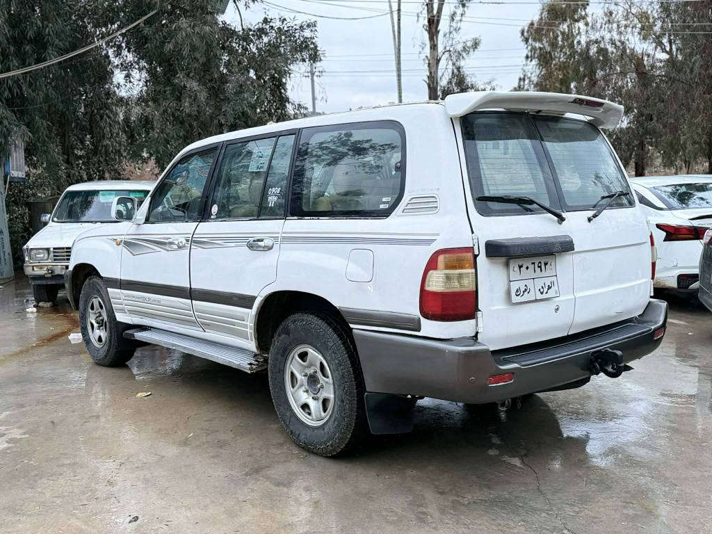 لاندکرۆزەر مۆنیکا 2001سێ ڕوعب
مەکینە و گێڕو ئەکسلو دەبڵ ئەکسلو کارەبای هەموو گیانی بە شەرتە پێش و پشتی کەپسە بۆیاغ عام و وەرگەڕاوە ناوی لە حاسیبەنیە سەنەوی لە٢٠٢٤بەسەرچوە تحویل بڕاوە غەرامە بە شەرتە زۆز توندو تۆڵوبەهەڵمەتە سعری 84گەڵا ***********لەتەق تەقم كويسينجاك, أربيل
