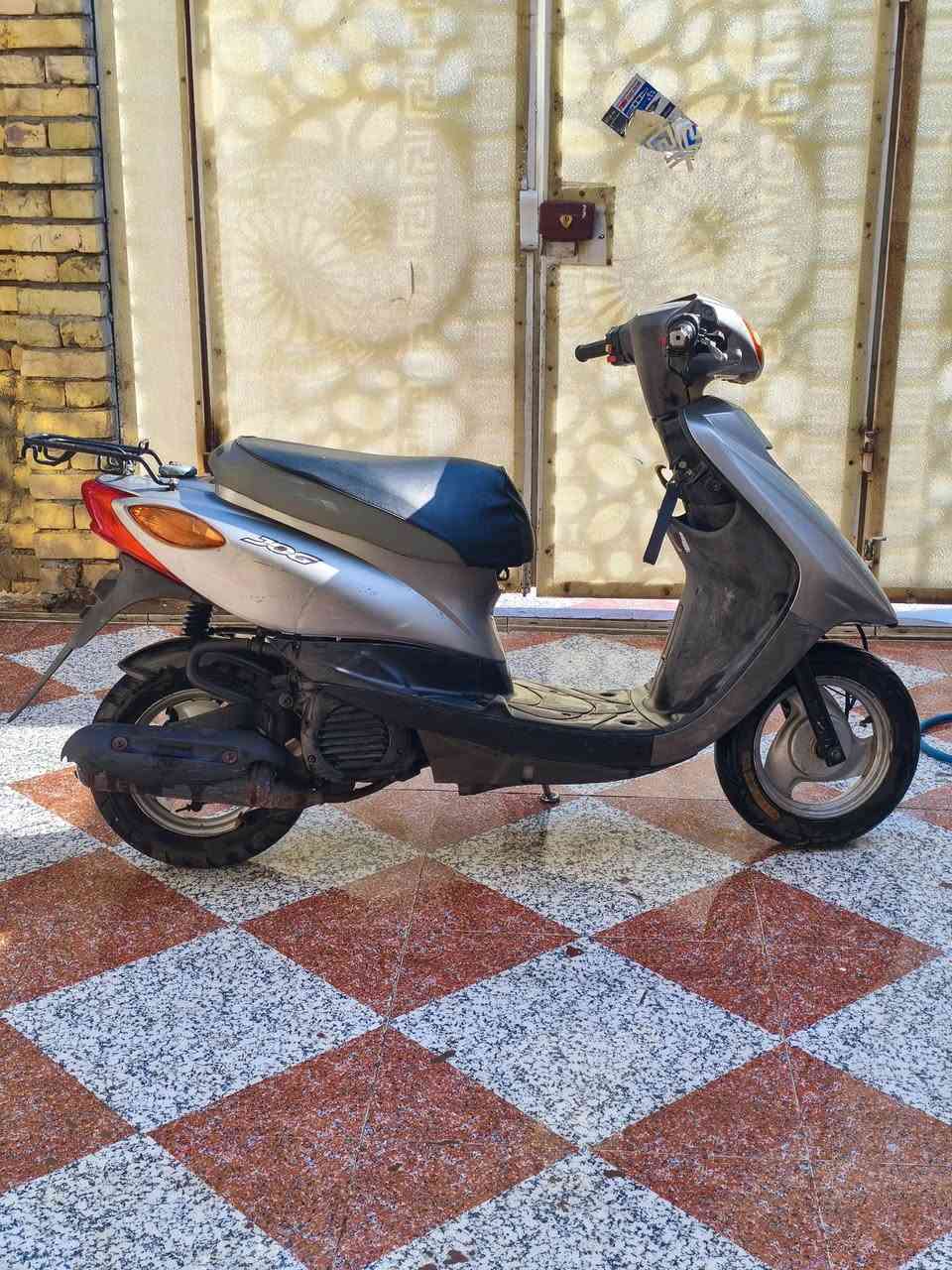 السلام عليكم  عصفوريات للبيع  الرصاصيه نوزل حديث نضيفه كلش ما مفتوحة كلشي شغال بيهة ول كابريتر  مفتوحة كلشي شغال بيهة العنوان العرضات السعر خاص  وحاذ رقم صاحب الدراجة ‏‪0771 990 5802‬‏
