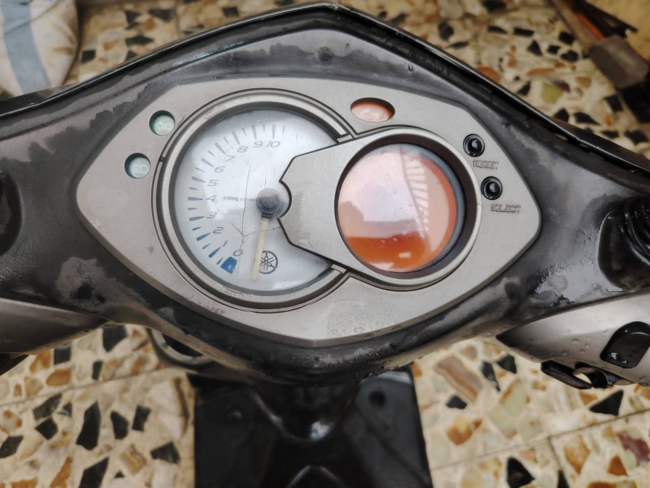 لبيع سكنس فحل نوزل كوري دراجة تخبل بس نقصة شاشة محروقة سعرها ٦٠٠الف شراي يخابر خادم ***********
